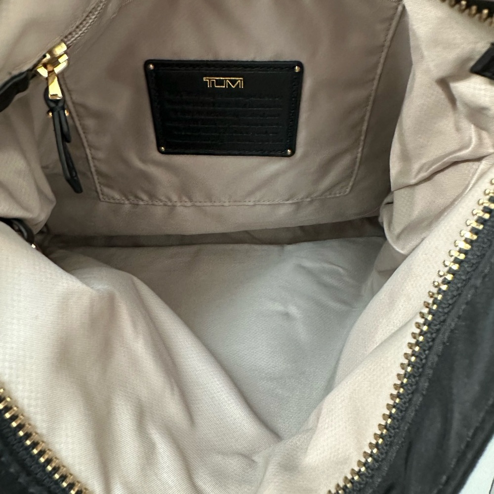 New TUMI Black and Gold Crossbody Bag - Picture 6 of 9